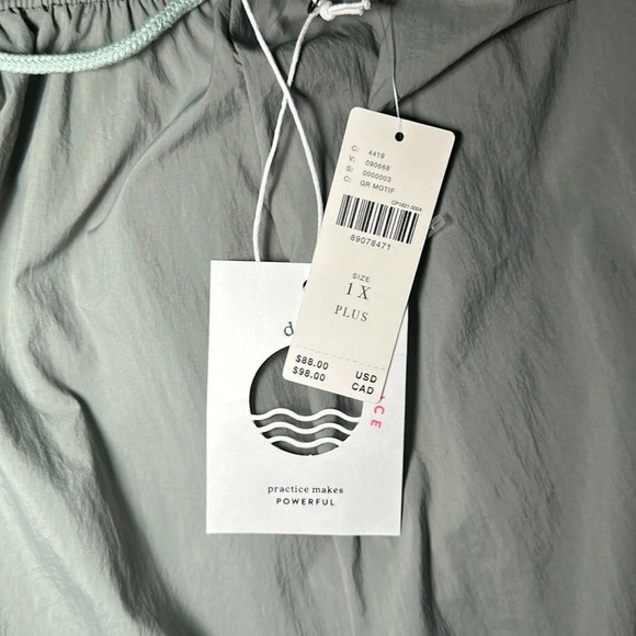 Anthropology +Daily Women’s Two Tone Green Elastic Waist Practice Pants - Picture 4 of 7